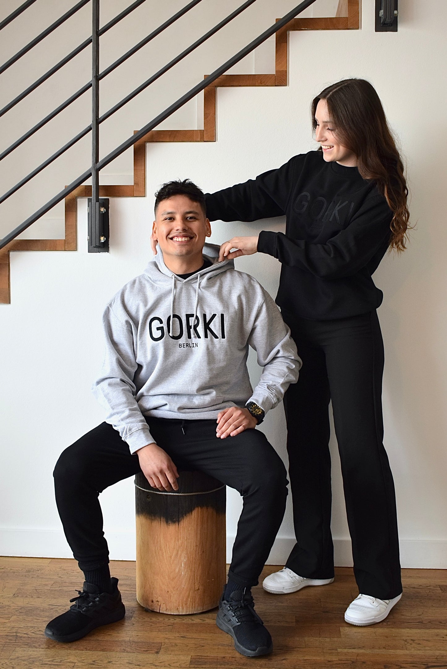 Unisex Hoodies mit gesticktem GORKI Logo